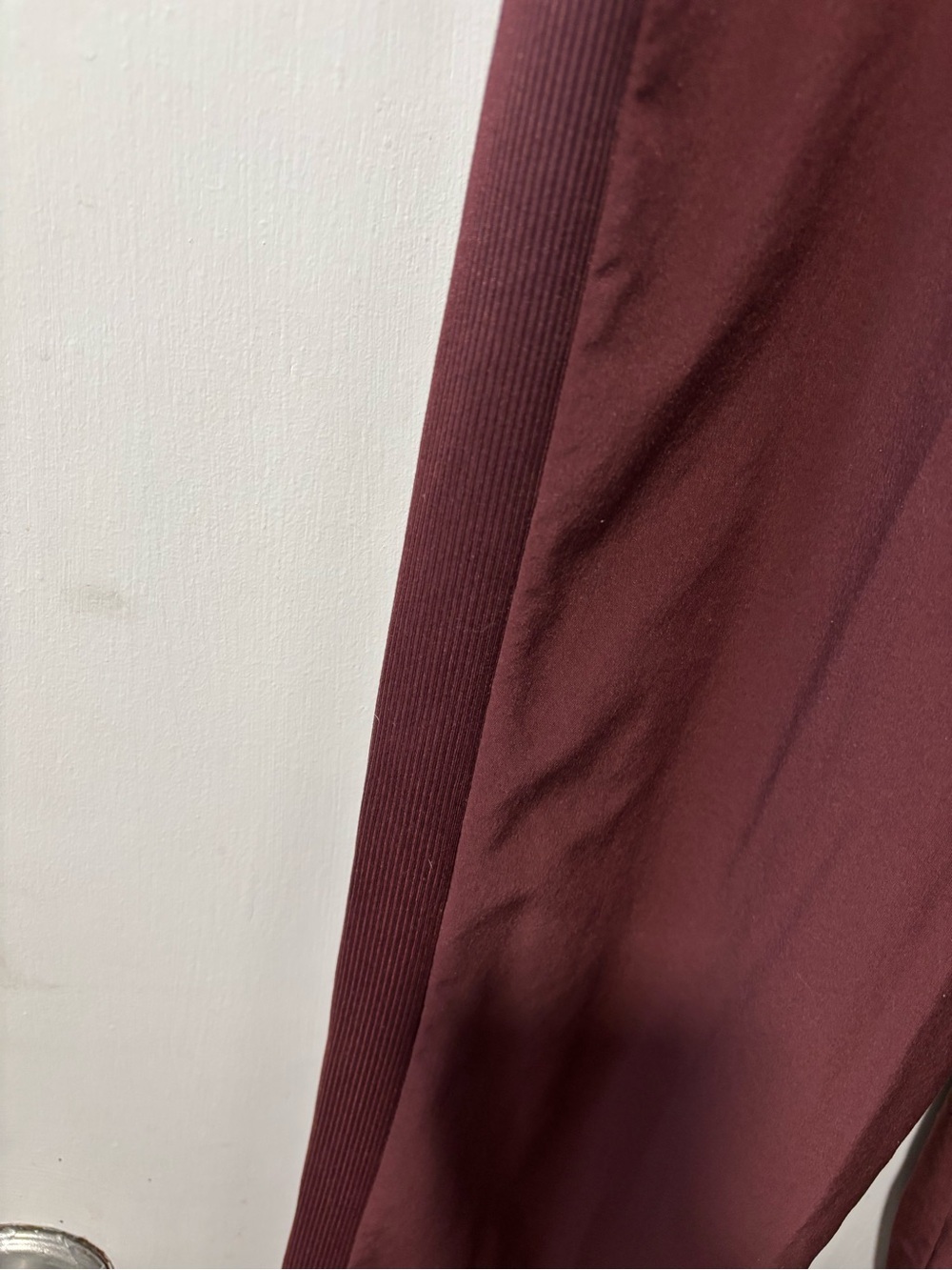 Athleta Brooklyn Ankle Pants Burgundy Red Pull On Mid Rise Size 12 - Picture 4 of 12